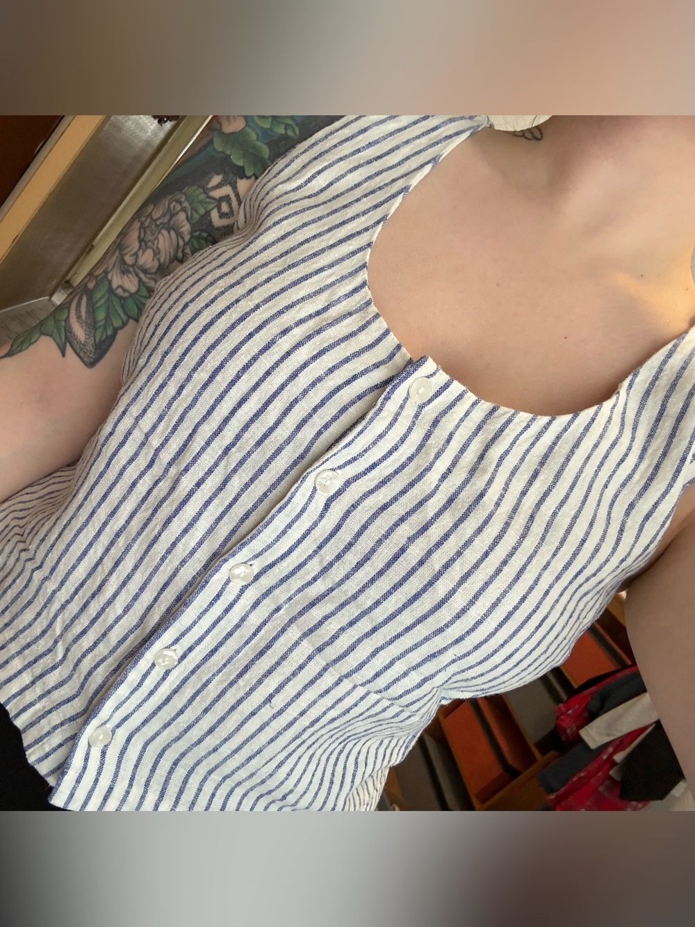 Reitman’s Sleeveless Blue Stripe Button-Front Women's Top